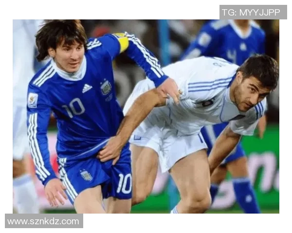 足球明星在足球场上展现风采场地大小对比赛的影响与意义分析