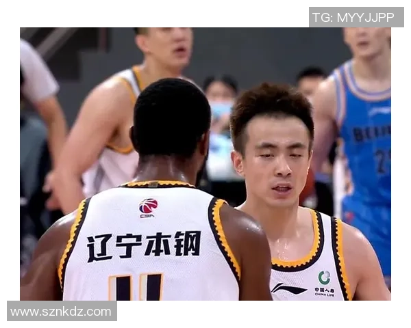 深圳篮球队在邀请赛中以80分领跑积分榜展现强劲实力